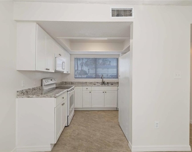 3569 Bee Ridge - Photo Thumbnail 9