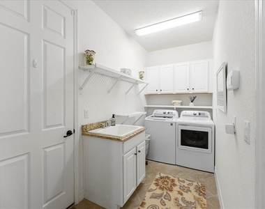 16717 Bwana Place - Photo Thumbnail 25