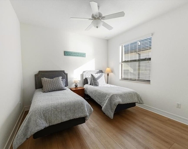 16717 Bwana Place - Photo Thumbnail 34