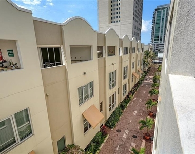 235 Cocoanut Avenue - Photo Thumbnail 43