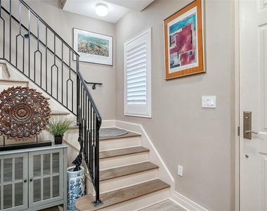 235 Cocoanut Avenue - Photo Thumbnail 3