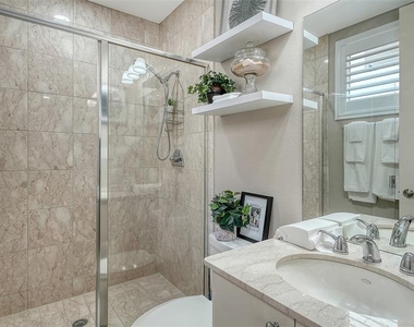 235 Cocoanut Avenue - Photo Thumbnail 27