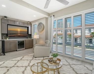 235 Cocoanut Avenue - Photo Thumbnail 5