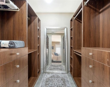 235 Cocoanut Avenue - Photo Thumbnail 19