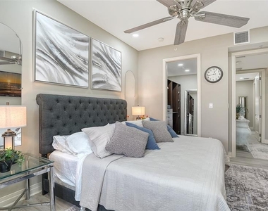 235 Cocoanut Avenue - Photo Thumbnail 18