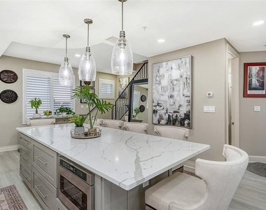 235 Cocoanut Avenue - Photo Thumbnail 14