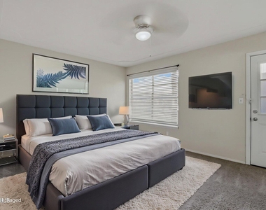 604 La Chapa Avenue - Photo Thumbnail 17