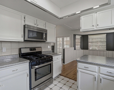 604 La Chapa Avenue - Photo Thumbnail 11