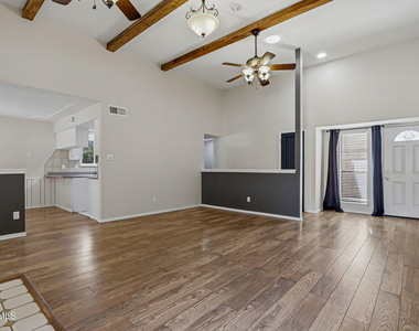 604 La Chapa Avenue - Photo Thumbnail 5