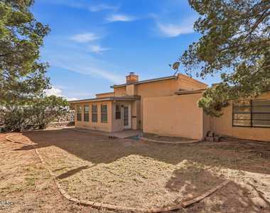 604 La Chapa Avenue - Photo Thumbnail 24