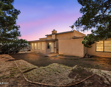 604 La Chapa Avenue - Photo Thumbnail 25