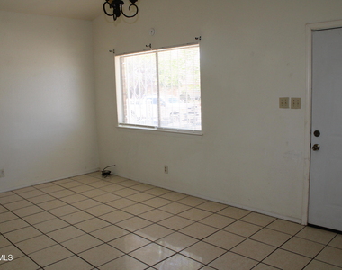 10736 Obsidian Street - Photo Thumbnail 3