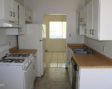 10736 Obsidian Street - Photo Thumbnail 4