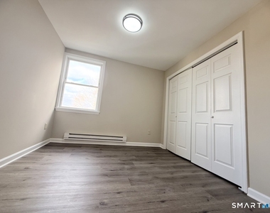 3-5-7 Maple Street - Photo Thumbnail 9