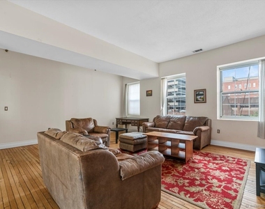 196 Crown Street - Photo Thumbnail 3