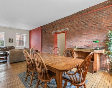 196 Crown Street - Photo Thumbnail 4