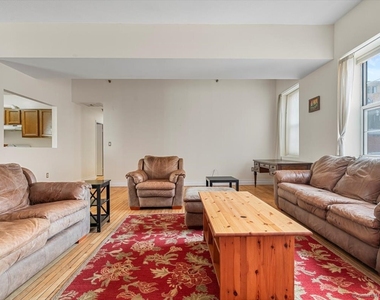 196 Crown Street - Photo Thumbnail 2