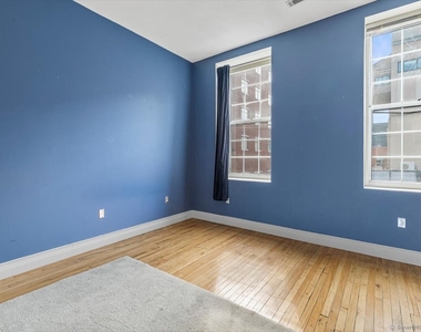 196 Crown Street - Photo Thumbnail 16