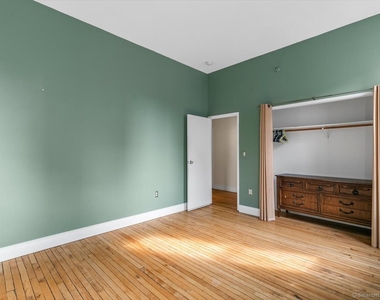 196 Crown Street - Photo Thumbnail 12