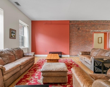 196 Crown Street - Photo Thumbnail 1
