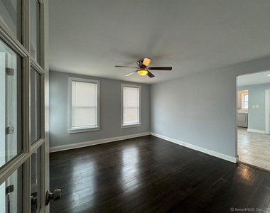 557 Colorado Avenue - Photo Thumbnail 4