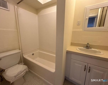 218 Bedford Street - Photo Thumbnail 6