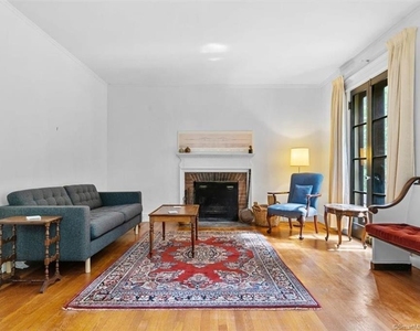 266 Everit Street - Photo Thumbnail 7