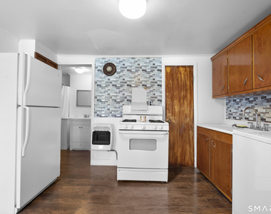 48 Anderson Street - Photo Thumbnail 2