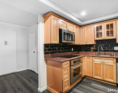 143 Hoyt Street - Photo Thumbnail 3