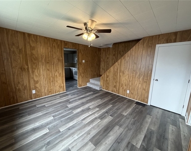 1154 Eisenhower Dr - Photo Thumbnail 12