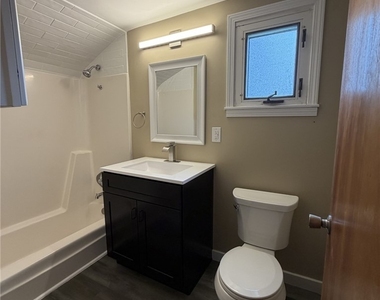 1154 Eisenhower Dr - Photo Thumbnail 21