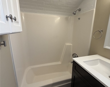 1154 Eisenhower Dr - Photo Thumbnail 24