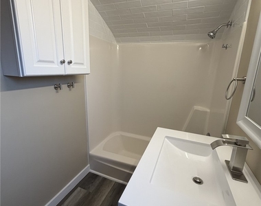 1154 Eisenhower Dr - Photo Thumbnail 23