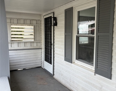 1154 Eisenhower Dr - Photo Thumbnail 2