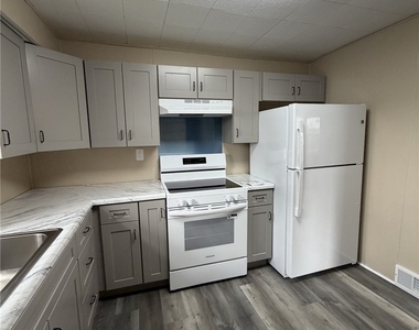 1154 Eisenhower Dr - Photo Thumbnail 20