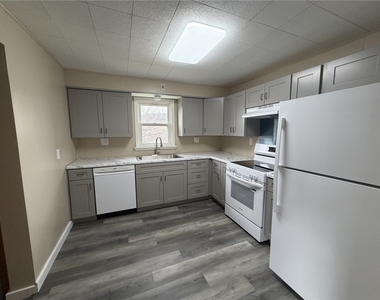 1154 Eisenhower Dr - Photo Thumbnail 16