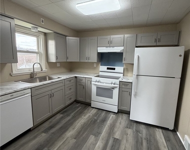 1154 Eisenhower Dr - Photo Thumbnail 18