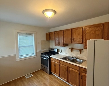 20 N Pine St - Photo Thumbnail 5