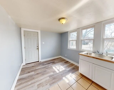 139 N Water Ave - Photo Thumbnail 4