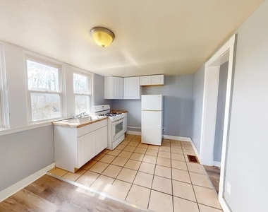 139 N Water Ave - Photo Thumbnail 2
