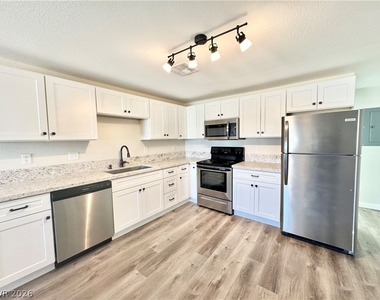 2081 S Dandelion Street - Photo Thumbnail 3
