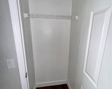 3318 N Decatur Boulevard - Photo Thumbnail 30