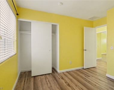 7929 Dana Maple Court - Photo Thumbnail 38