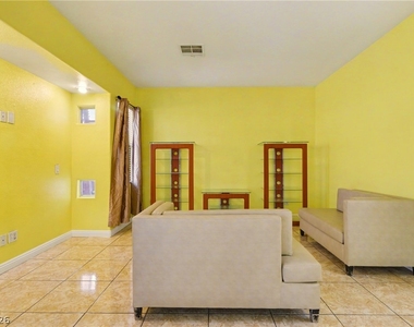 7929 Dana Maple Court - Photo Thumbnail 12