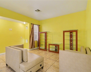 7929 Dana Maple Court - Photo Thumbnail 10