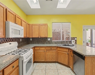 7929 Dana Maple Court - Photo Thumbnail 20
