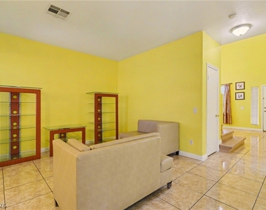 7929 Dana Maple Court - Photo Thumbnail 13
