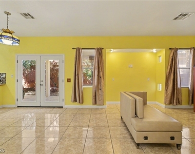 7929 Dana Maple Court - Photo Thumbnail 9