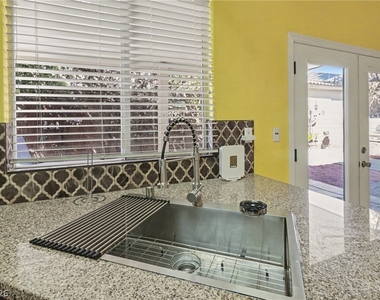 7929 Dana Maple Court - Photo Thumbnail 15