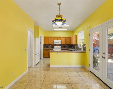 7929 Dana Maple Court - Photo Thumbnail 14